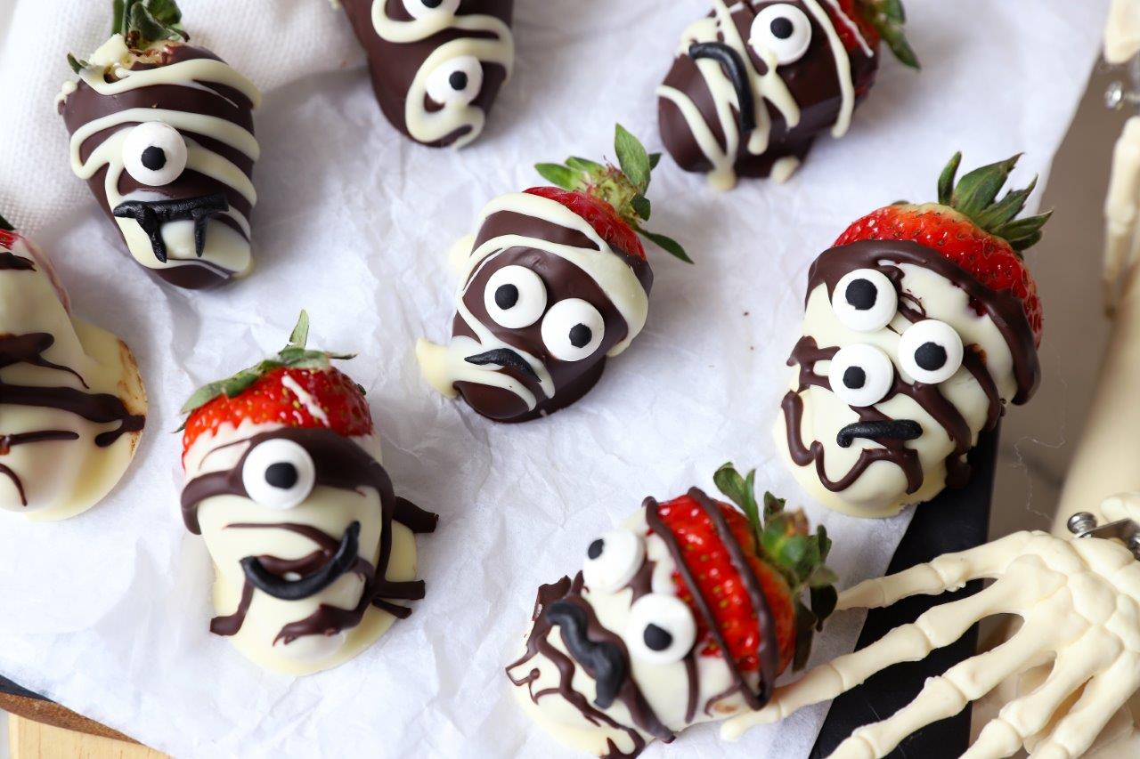 Choc Halloween Strawberries